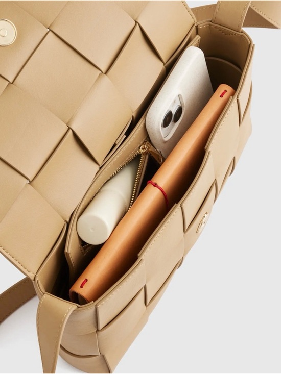 Quince Tan Woven Flap Crossbody Bag - Picture 3 of 7